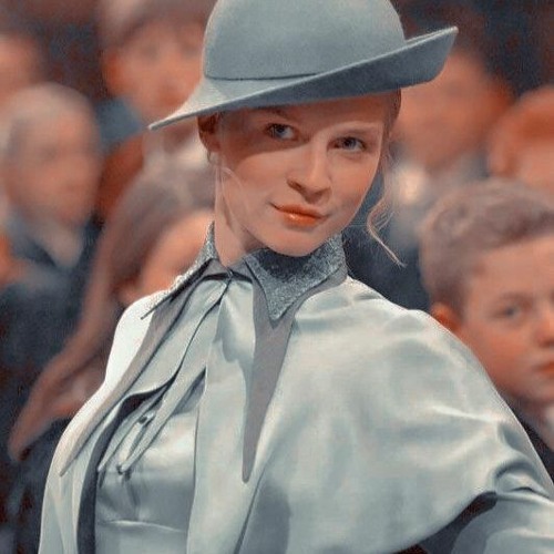 𝘢𝘭𝘭 𝘵𝘩𝘦 𝘵𝘩𝘪𝘯𝘨𝘴 𝘴𝘩𝘦 𝘴𝘢𝘪𝘥... Running through my head [slowded]