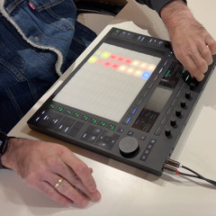 trippy live electronic music set with ableton push 3 standalone