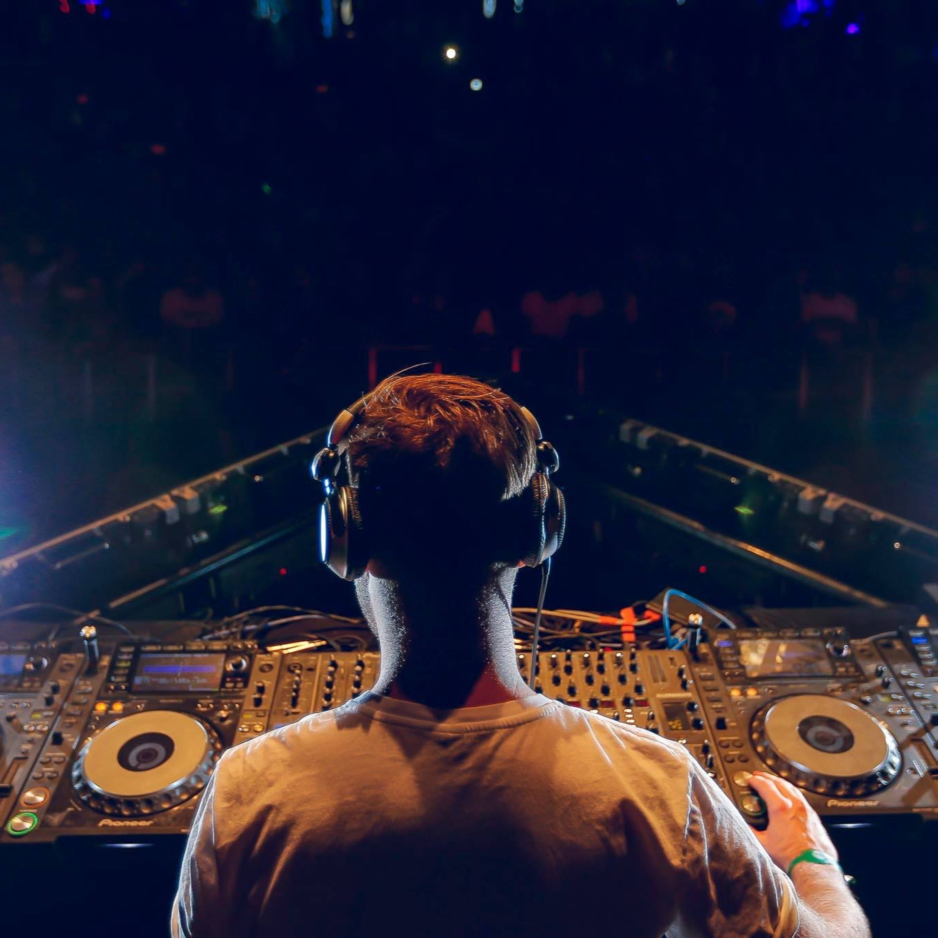 Paul Thomas presents UV Radio