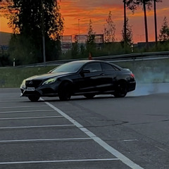 Kultaa hiuksissa - Spedup