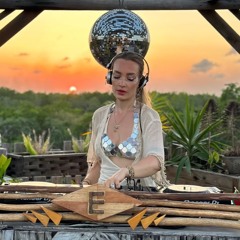 Linda Romanazzi | Deep Melodic Sunset Mix 2023 | By EPHIMERATulum ​