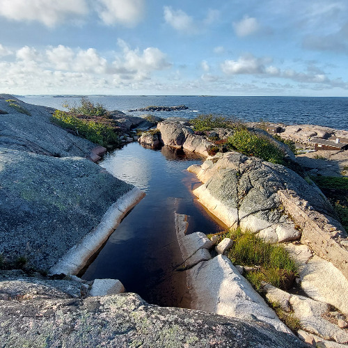 Being-at-work in the field: Rethinking field recording through energy ethics and actualisation