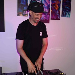 Pascal Beyer - Hardtechno / Schranz Mix - Dusty Electronic Podcast 001