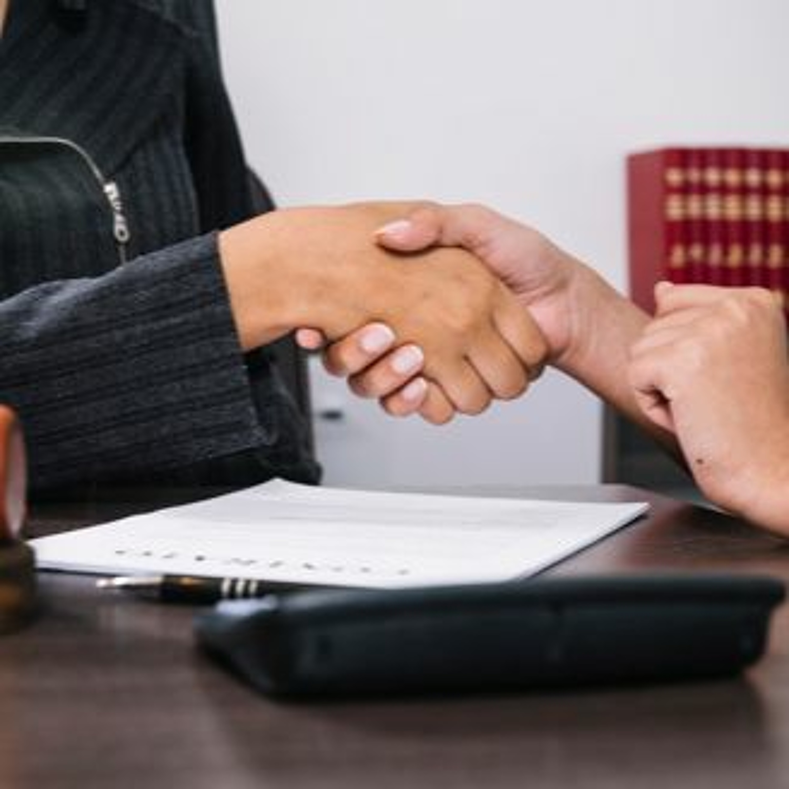 restricción para protección a la mujer l ASESORIA LEGAL episode artwork