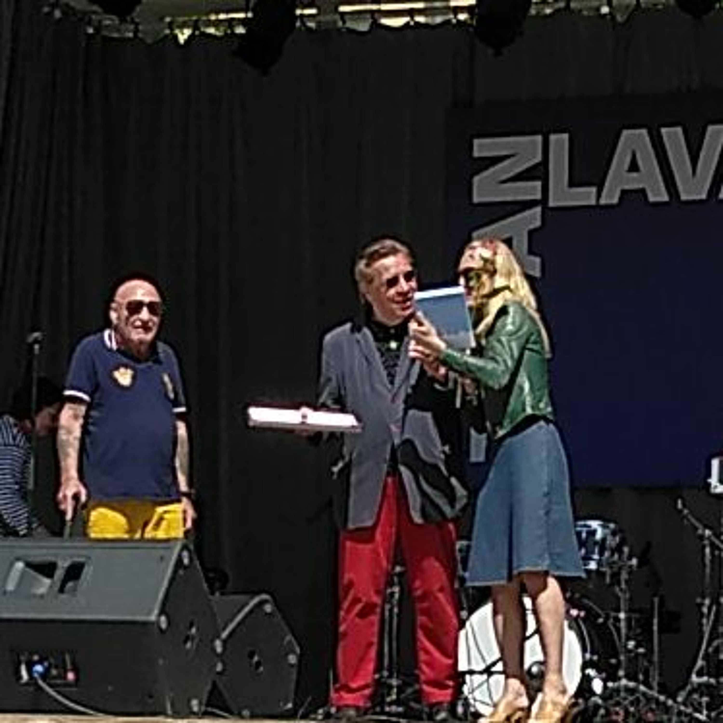 MINNA TERVAMÄKI JA REMU AALTONEN:  Stadin friidu ja kundi 2022. episode artwork