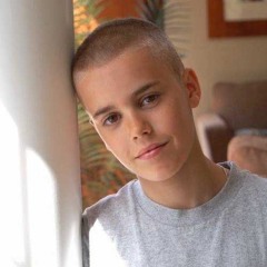 JUSTIN BEIBER!