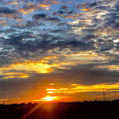 nắng xuyên qua hiên nhà chiều tà em tôi bước qua - RazZ | Cover Hiếu Huỳnh