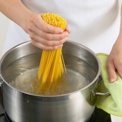 BUBAT X BIMSEN X NUDELN IN DER KÜCHE