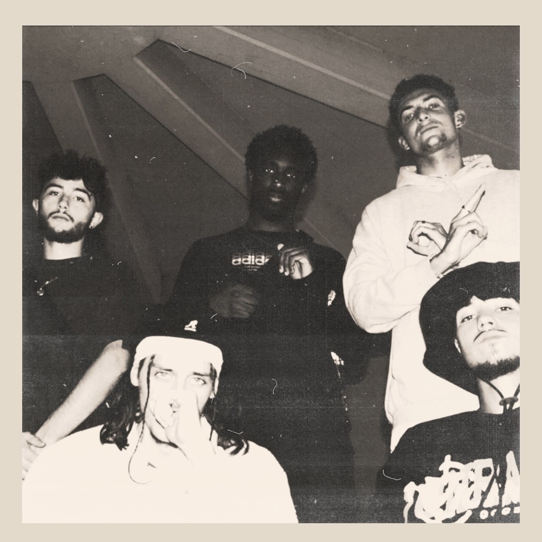 BRUNT ボンボネロ　NOT ALONE Not Alone [EVOLVED] - YouTube