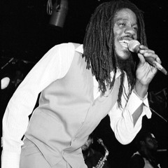 Best Of Dennis Brown...Blessed EarthStrong