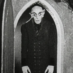 Белая вампирская рубашка