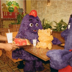maccas at midnight (prod. redredred)