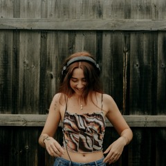 SHE'S SEXY