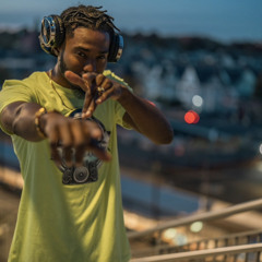 MOLIY - Shake it to the max (djboomz Takeover)