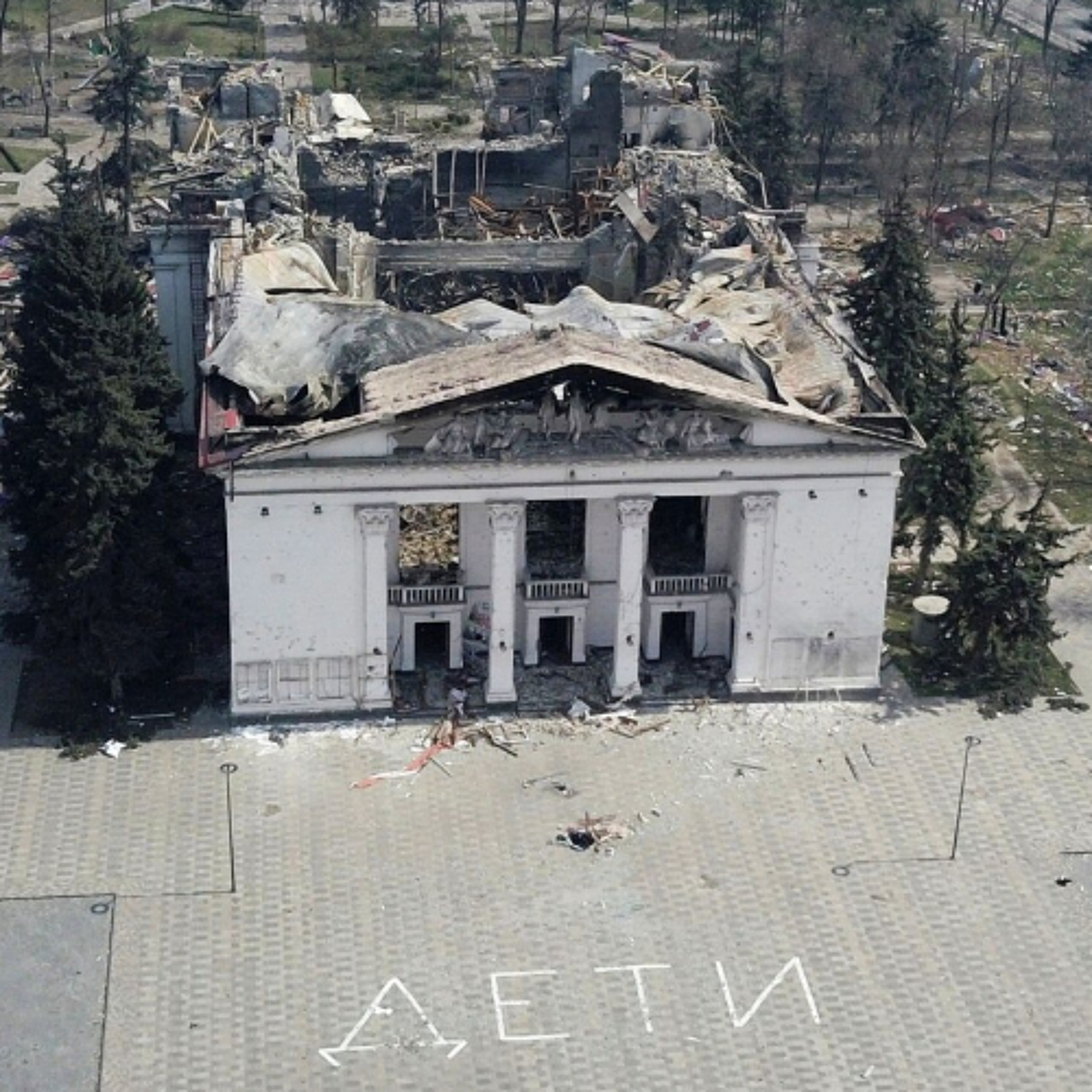Падіння Монсегюра, постріл в короля, "червоні бригади", росіяни скидають бомбу на театр | Той День Коли: 16 березня