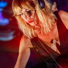 WOOMOON Aug 25 Sylvia Operé