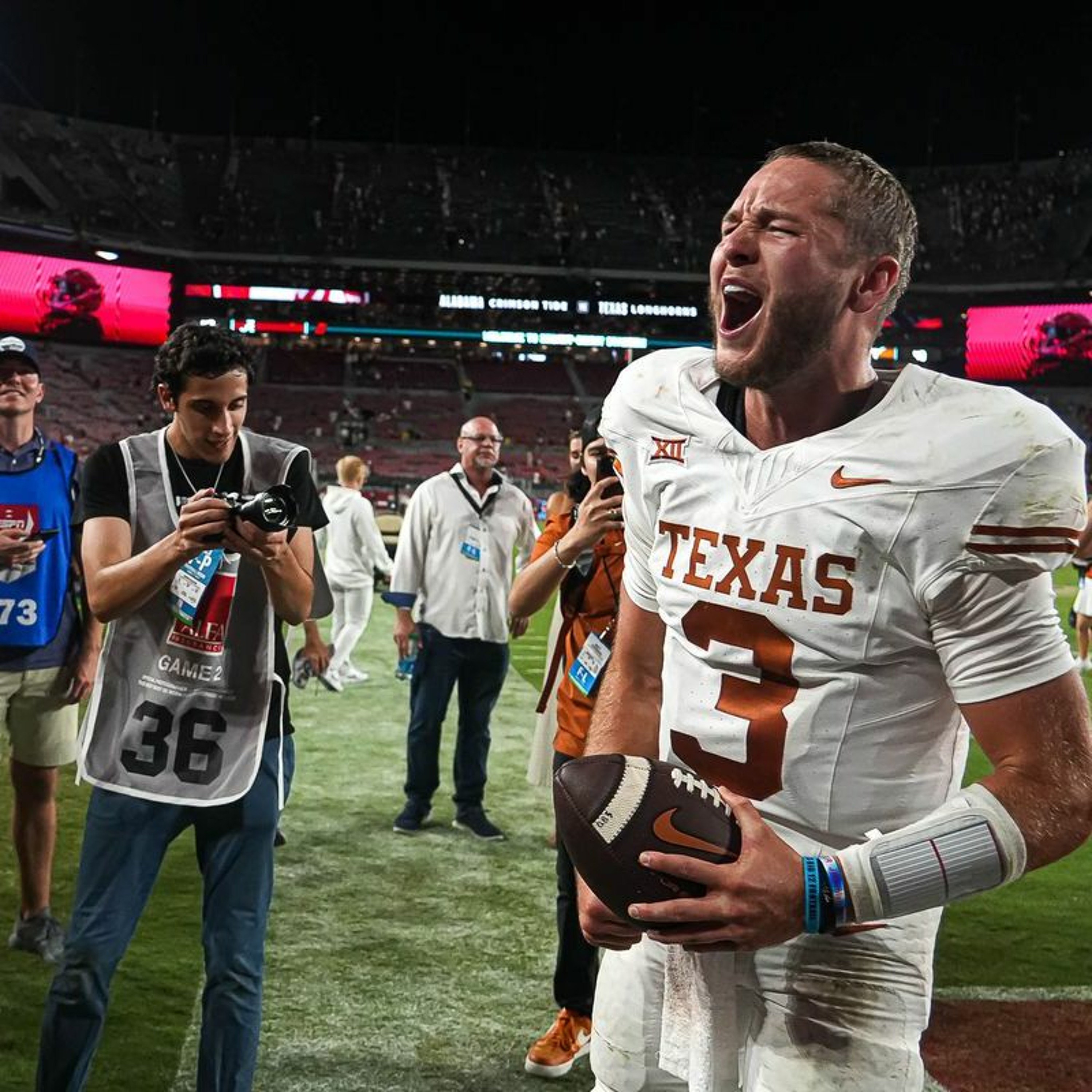 Texas is back, la SEC patraque... Le Debrief de la Week 2 ! episode artwork