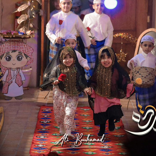 ‎⁨بيدي وردة - I Hold A Flower   مهدي بوحمد - يوسف بوحمد - حسين بوحمد⁩