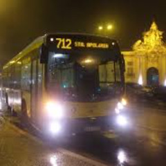 712