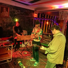 Zuensssler // Live and Improvised // Cafe Holler // Deggendorf // 26/11/2022 // Snippet One