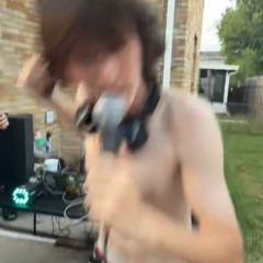 doyouhearthebassline (me)