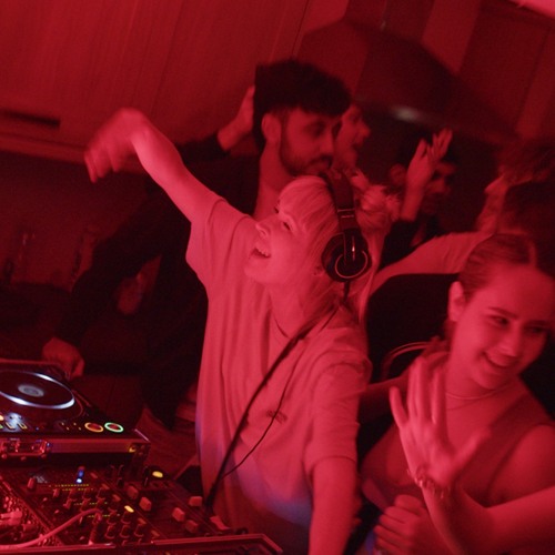 Lab54 Rave Stream 24 Hour Garage Girls | House & UKG | Lab54: Reading by Lab54 ...