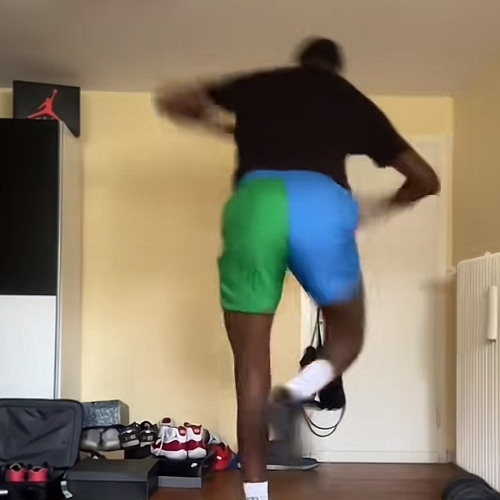 IL EST MARIÉ, IL EST EN BOITE DE NUIT 🕺