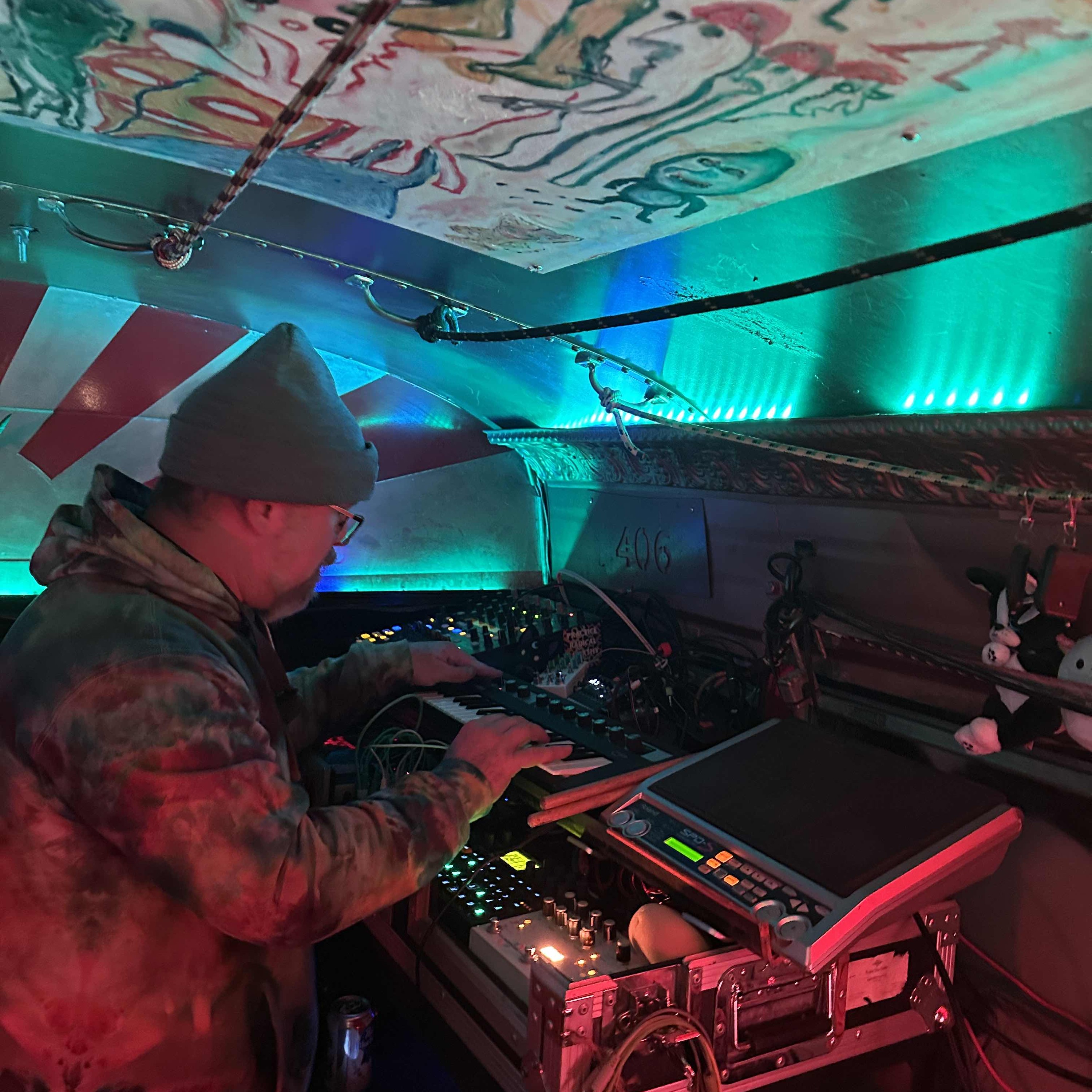 Ep 263 - Sticky People Live at Star Garden NYE 2025 - Starlight Thursdays Episode 263 episode artwork