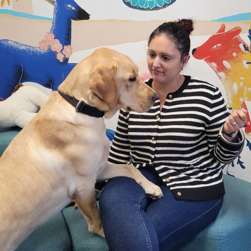 Ruth Lévy, médecin à l'hôpital de Bayonne : "le labrador amène les enfants victimes de violences à parler"