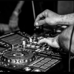 Live set-Belle Surf café, Pa'ia, Maui, Hawaii 07/12/2024