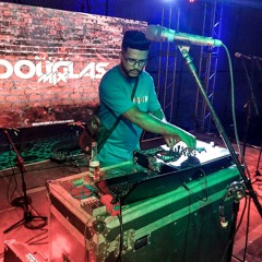 MC JERRY SMITH - NA ONDA DO BEAT ( Douglas Mix ) Beat Do Martins - SIGA NO SOUND