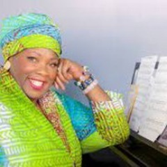 Liz Howard - Spiritual voice expert, helping others to be their authentic self.