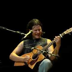 adrianne lenker- fangs lungs ankles live in chicago