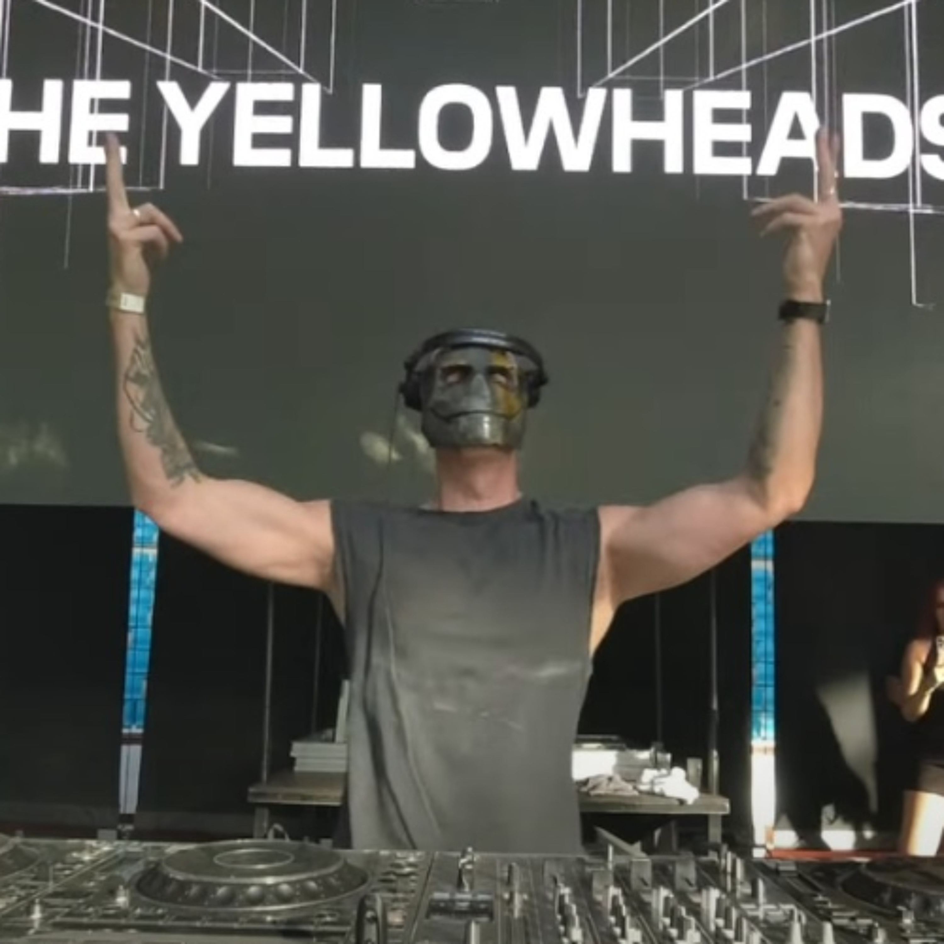 The YellowHeads @ Family On Tour Festival (Leon - Spain) 28.06.2025 episode artwork