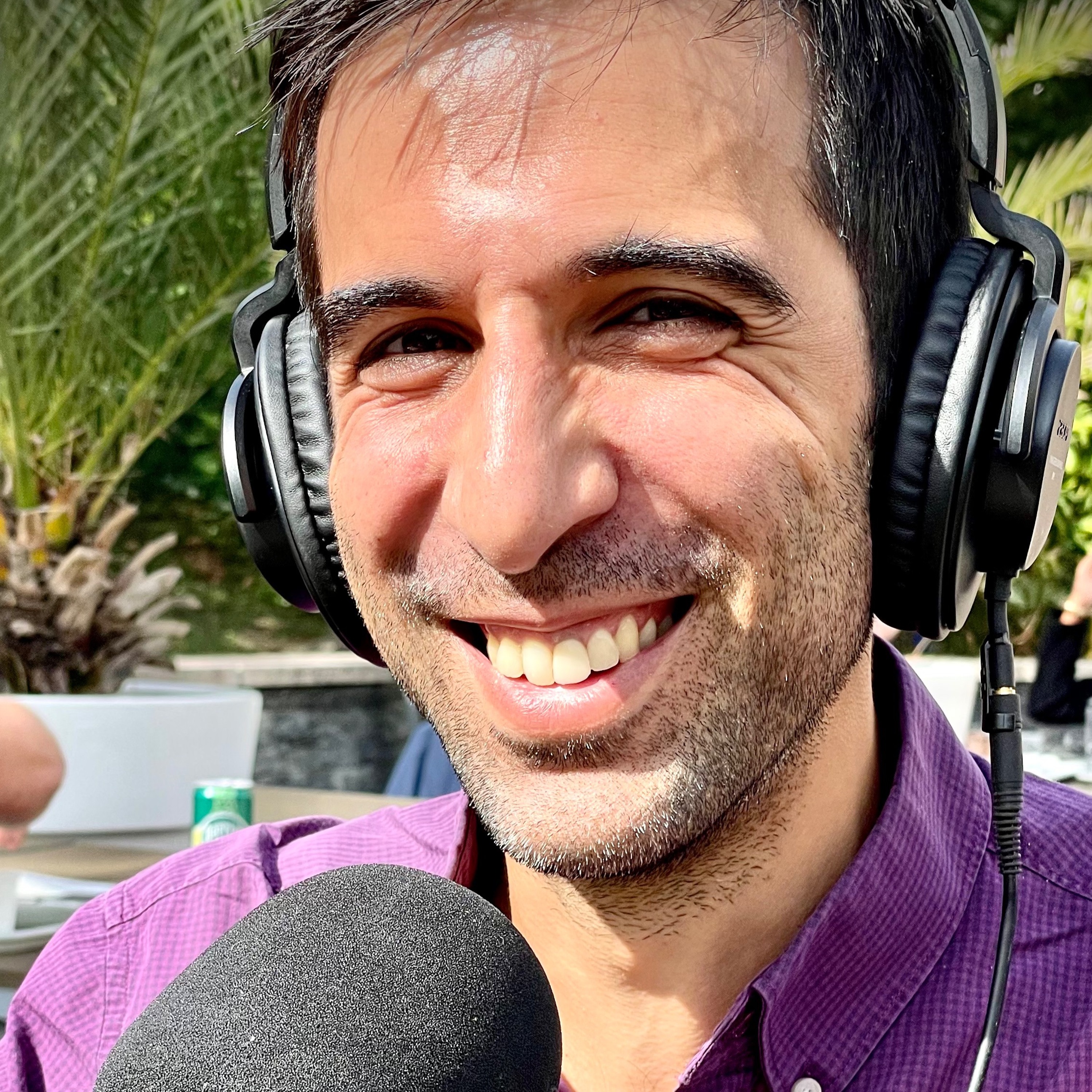 Ep14 - Cyrus Farhangi : "La transition = réduction du besoin, énergie propre et régénération". episode artwork