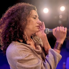 Jeanne la Lionne/ Spoken word/ Performance electro poétique et slamée : LibrEs ! Mélodie Mô