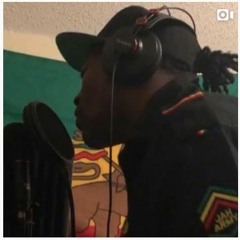 She Not Read Fi Di Wine Split Slow