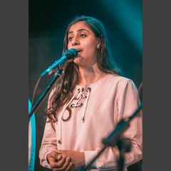 ترنيمة وأنت معايا تنادي الأغاني | سارة تامر