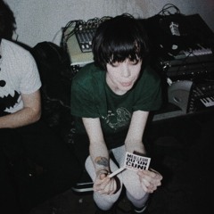 Crystal Castles-Kill Me (Original Audio)