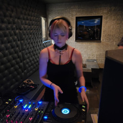 E11 Thursday Mix at Catalün Village
