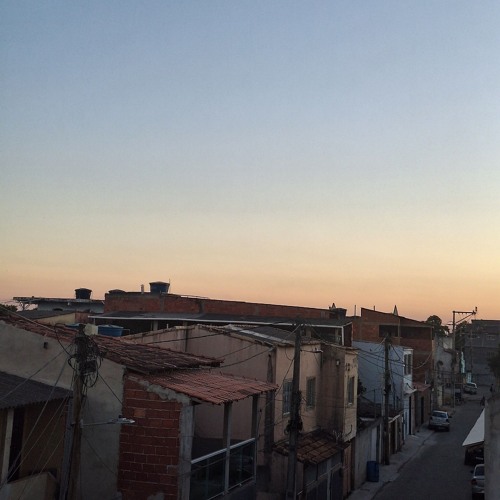 PEITO PP, CINTURA P E A BUNDA GG - BEAT SÉRIE GOLD