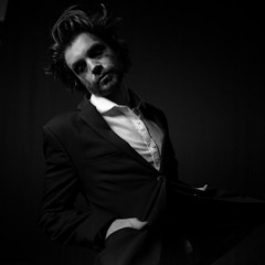 Silver Screen- Jonny T, Foreign Figures