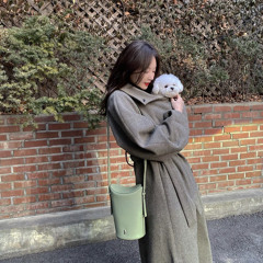 강민경 - 시청 앞 지하철역에서