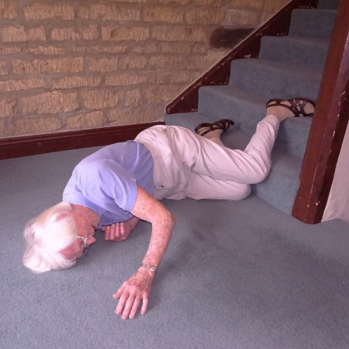 No handrail, no mercy (She ain't getting up)