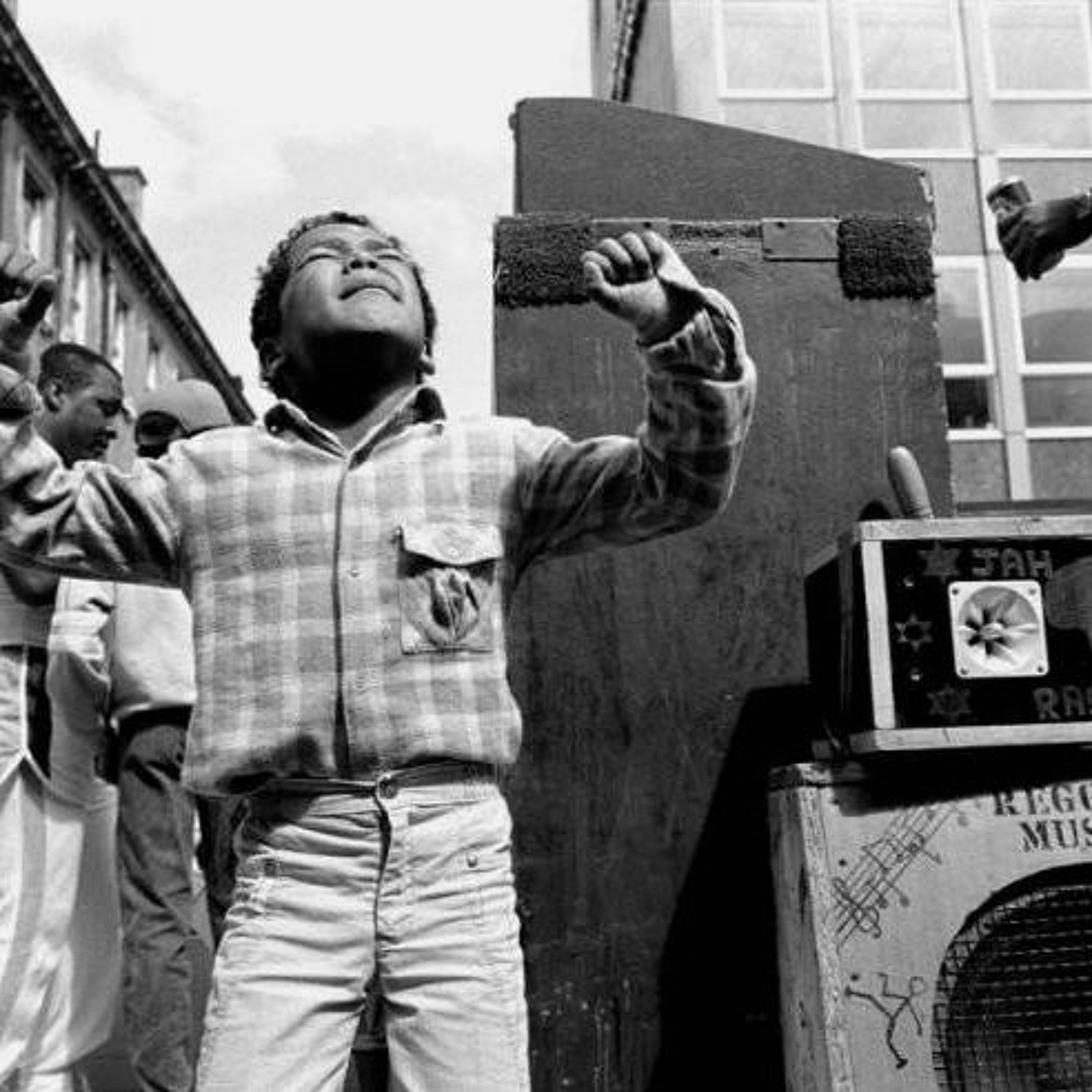 LA RADIO RADIEUSE IS (MY) ENGLAND