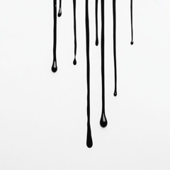 피 얼룩 진 내 침대 시트 위에