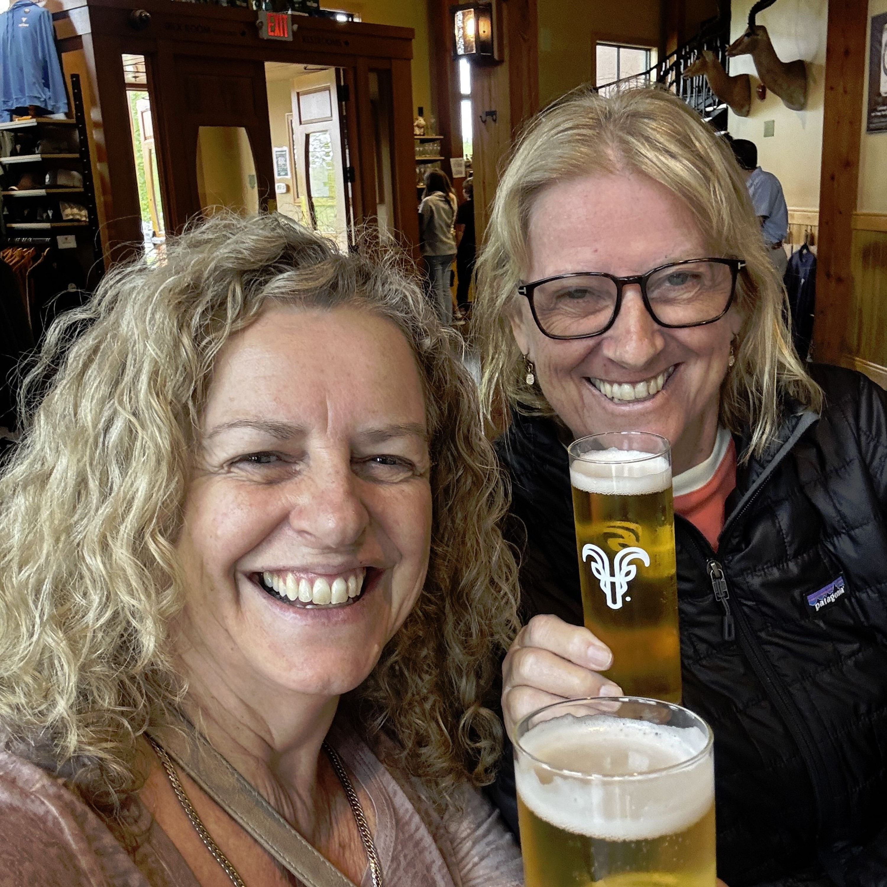 On the road again ... in Vermont - Helen Hayes and Carolyne Jasinski episode artwork