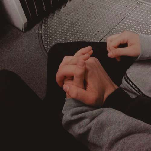 " كل مامديت لك كفي .. تهده "