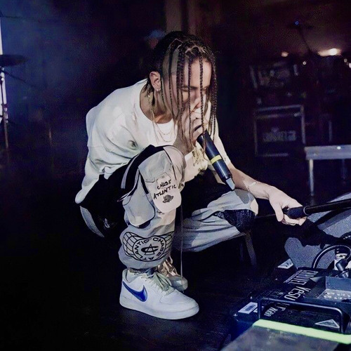 Angels - Chase Atlantic (Live stream)