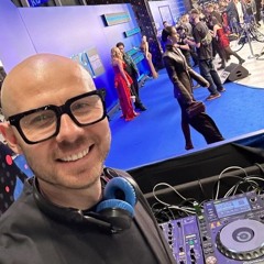 Синяя ковровая дорожка премии Жара 2024